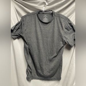 🔴Bundle of 2 dark grey t shirts medium